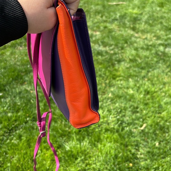 MyWalit | Pink on the Run Genuine Italian Leather Crossbody - Picture 4 of 14